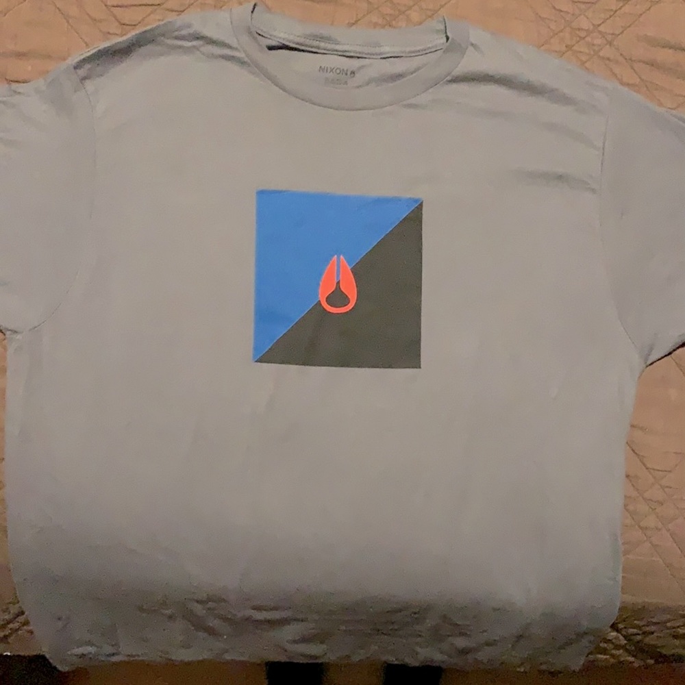 Nixon t shirt